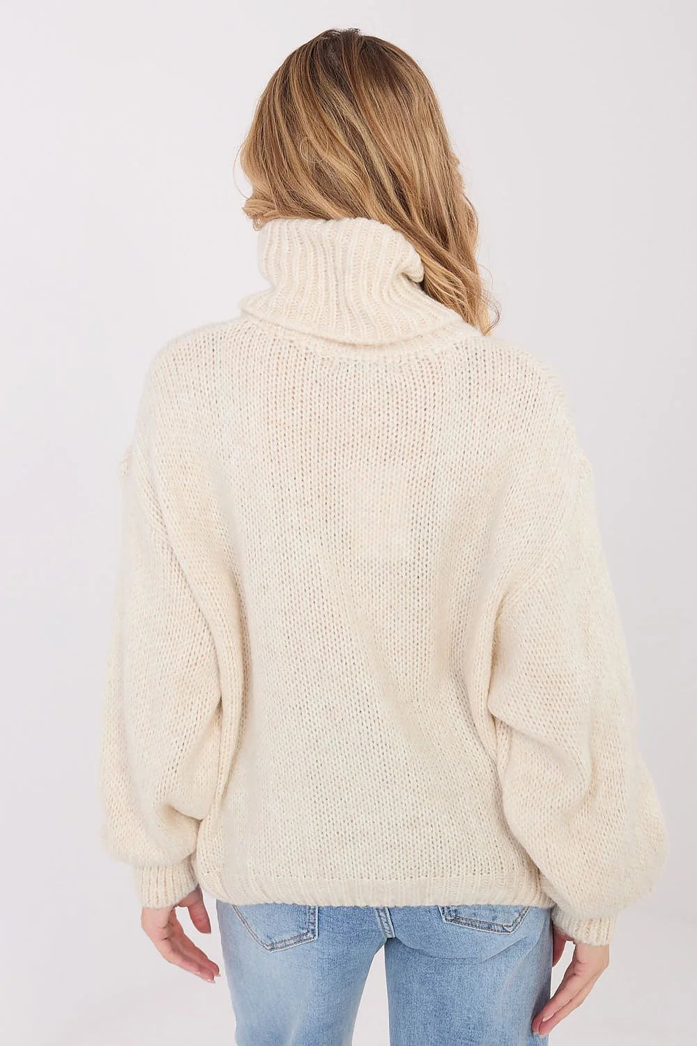 pull femme col roulé oversize maille épaisse écru manches bouffantes poignets côtelés ourlet texture brossée moelleuse coupe loose cosy hivernal