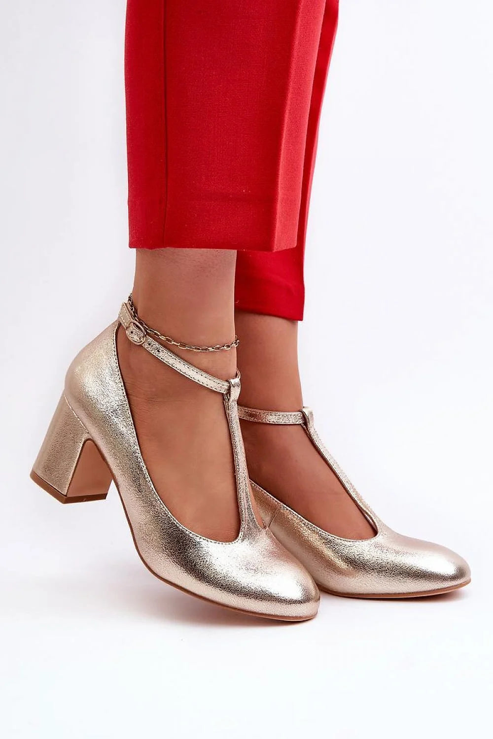 Escarpins élégants pour femme talon large 5 cm cuir écologique finition dorée bride T ajustable confortable soirée quotidien