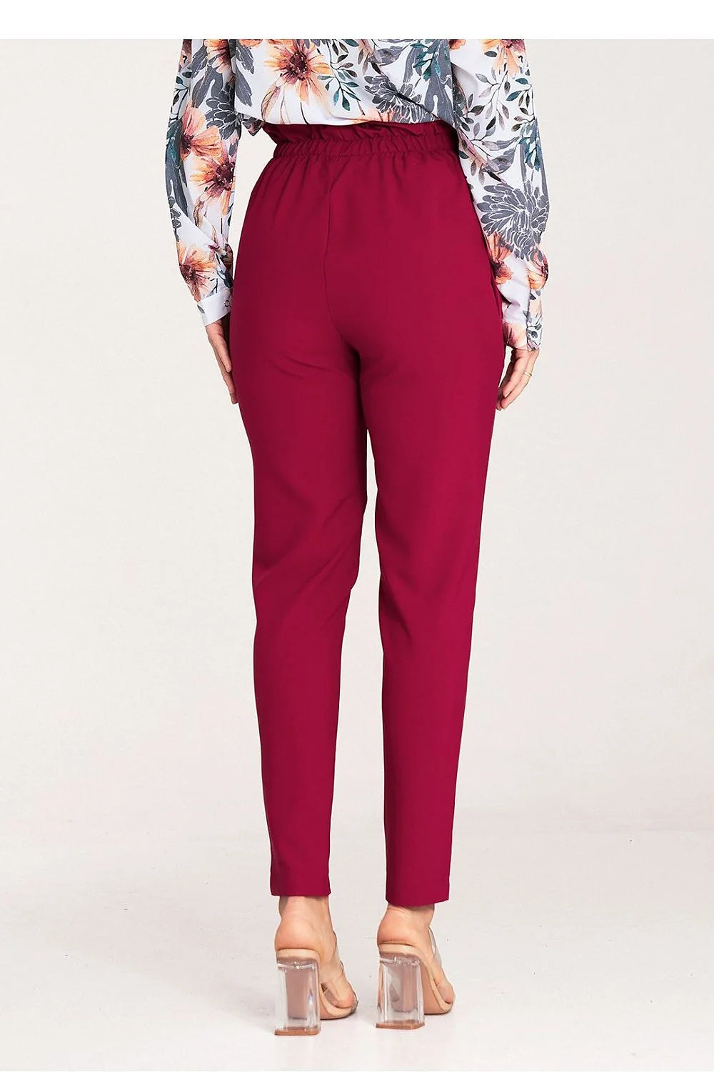 Pantalon femme taille haute bordeaux polyester plissé ceinture métallique détails élégants coupe fuselée occasion soirée quotidien
