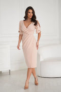 robe cocktail élégante nude fourreau midi cintrée décolleté profond manches troisquarts bouffantes plis asymétriques fente frontale