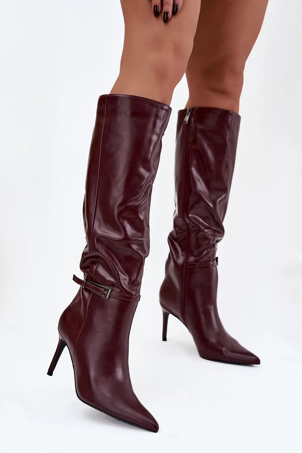 bottes femme genou cuir écologique bordeaux talon aiguilles haut bout pointu tige froncée fermeture zippée latérale bride boucle métallique élégantes