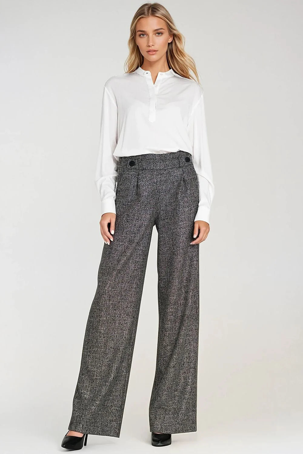 chemisier femme oversize viscose légère satinée fluide col officier montant demi patte boutonnage manches longues poignets boutonnés minimaliste élégant chic