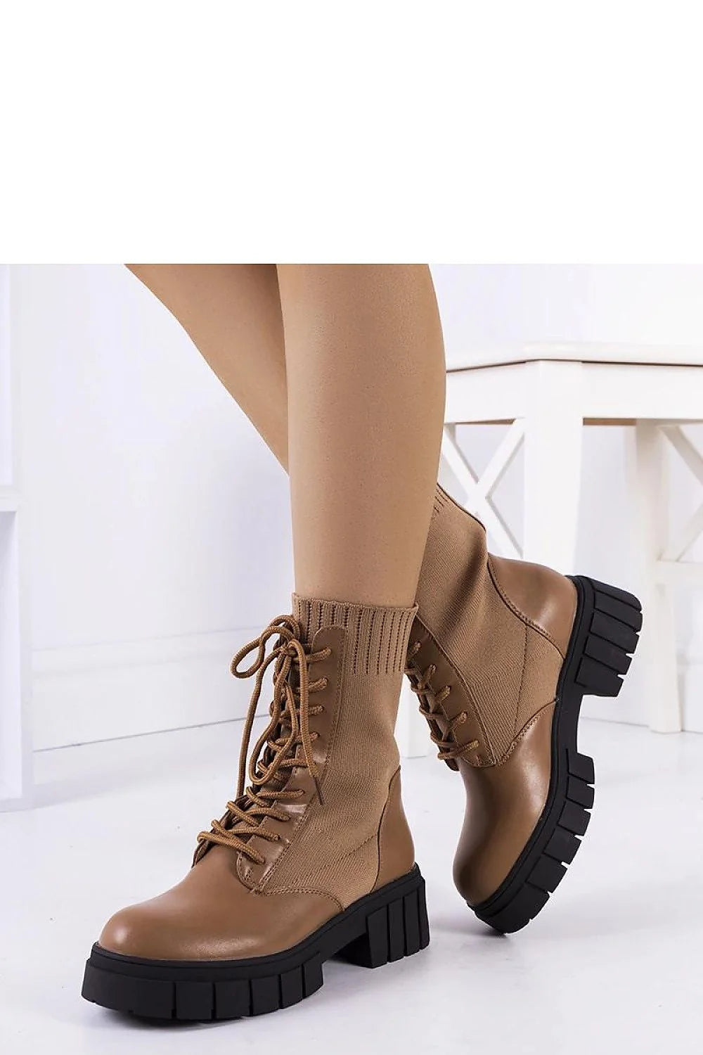 bottines femme mi mollet cuir synthétique lisse camel tige côtelée extensible lacets ajustables semelle crantée noire antidérapante talon large confortable