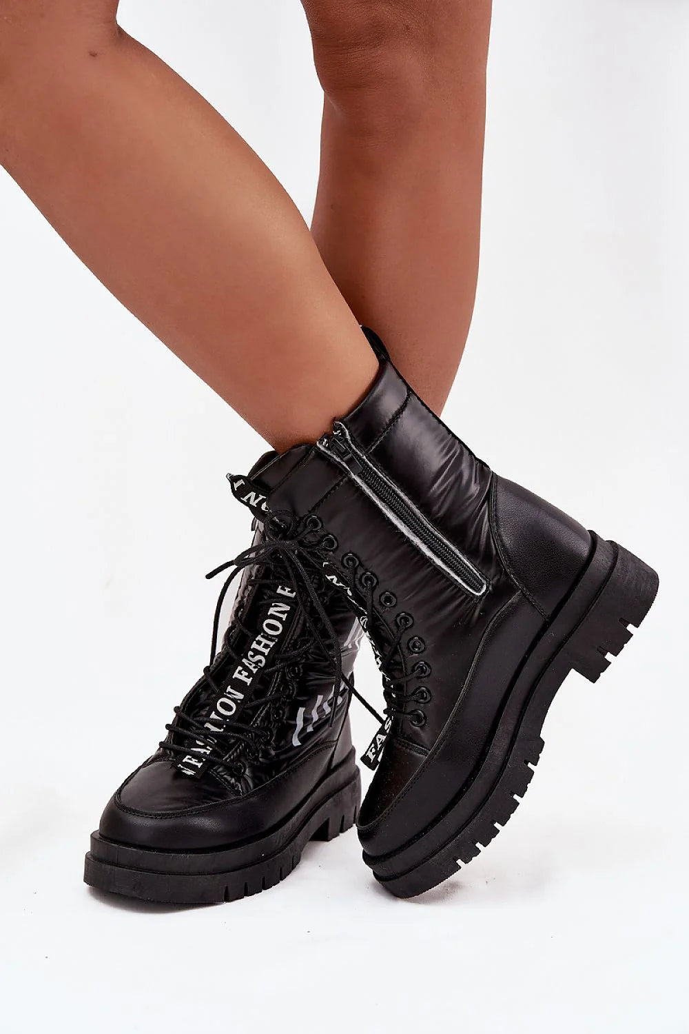 bottes neige femme confortables résistantes cuir écologique lacets zip latéral semelle crantée plateforme épaisse doublure fourrure nylon talon plat urbain