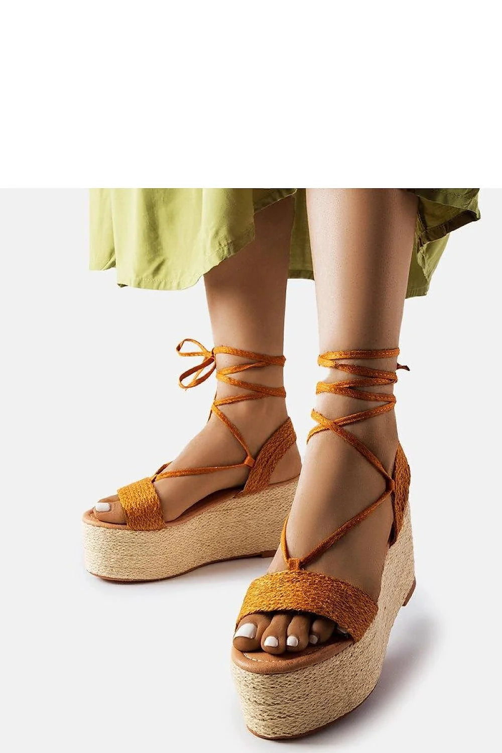 espadrille boho chic compensée plateforme haute orteils nus orange vif tressé bride large lanières croisées lacets cheville semelle jute beige