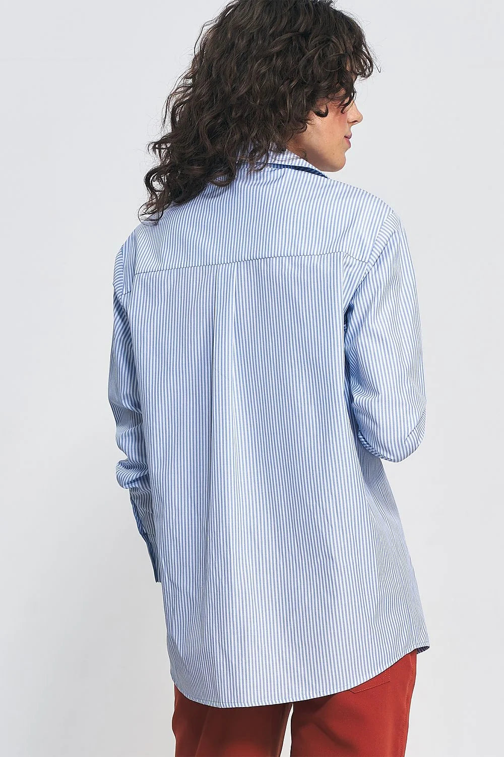 Chemise manche longue élégante rayures bleues et blanches femme style soft office coupe ajustée coton polyester