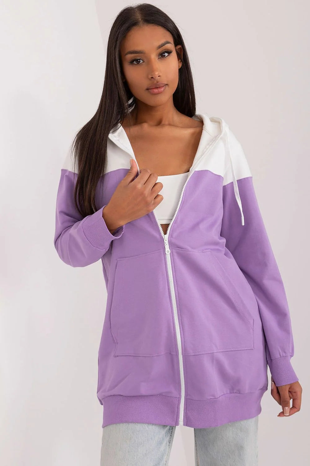 sweatshirt bicolore moderne femme capuche zippée oversize lavande blanc coupe longue molleton coton mélangé poches kangourou cordon ajustable