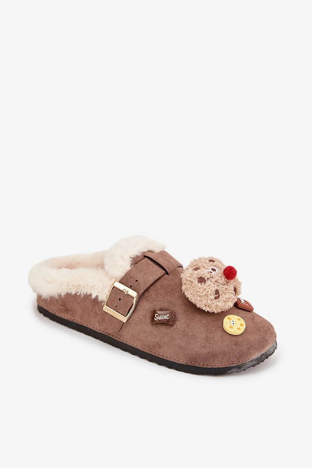 pantoufles femmes suédine écologique marron fourrure écrue semelle antidérapante bride réglable boucle dorée appliqués gourmands pompon chocolats chaud confortable cadeau