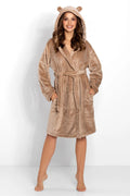 peignoir femme molletonné confortable chaud capuche oreilles manches longues ceinture nouée coupe ample poches latérales pelucheux microfibre beige