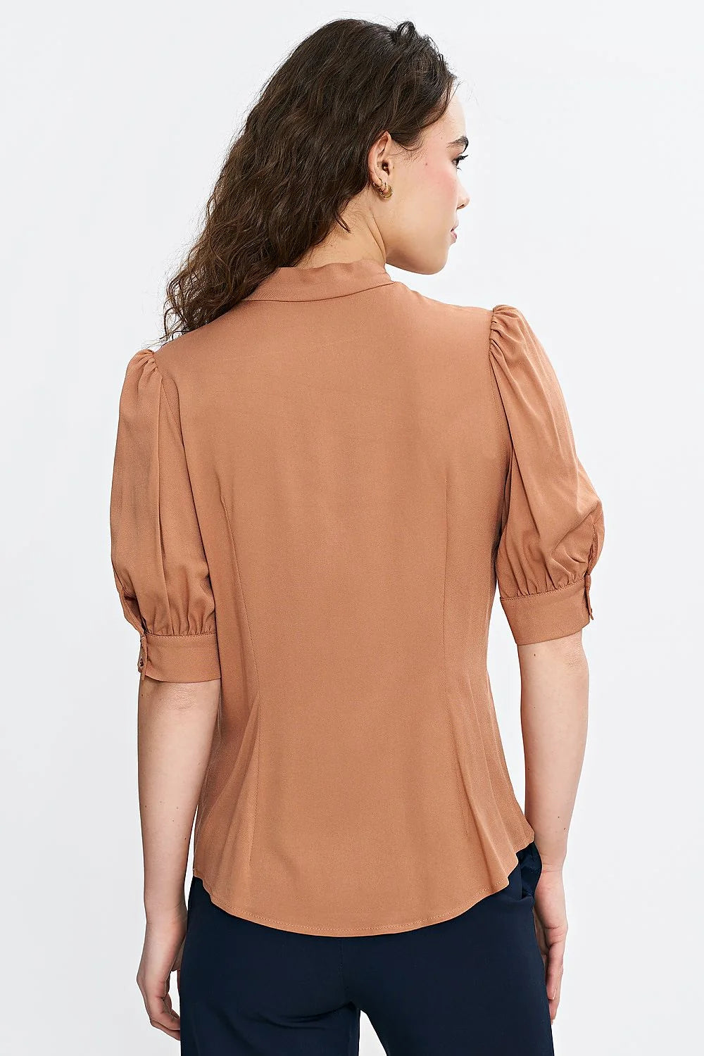 Chemisier élégant pour femme couleur brun rouille en viscose manches longues col lavallière nœud boutons