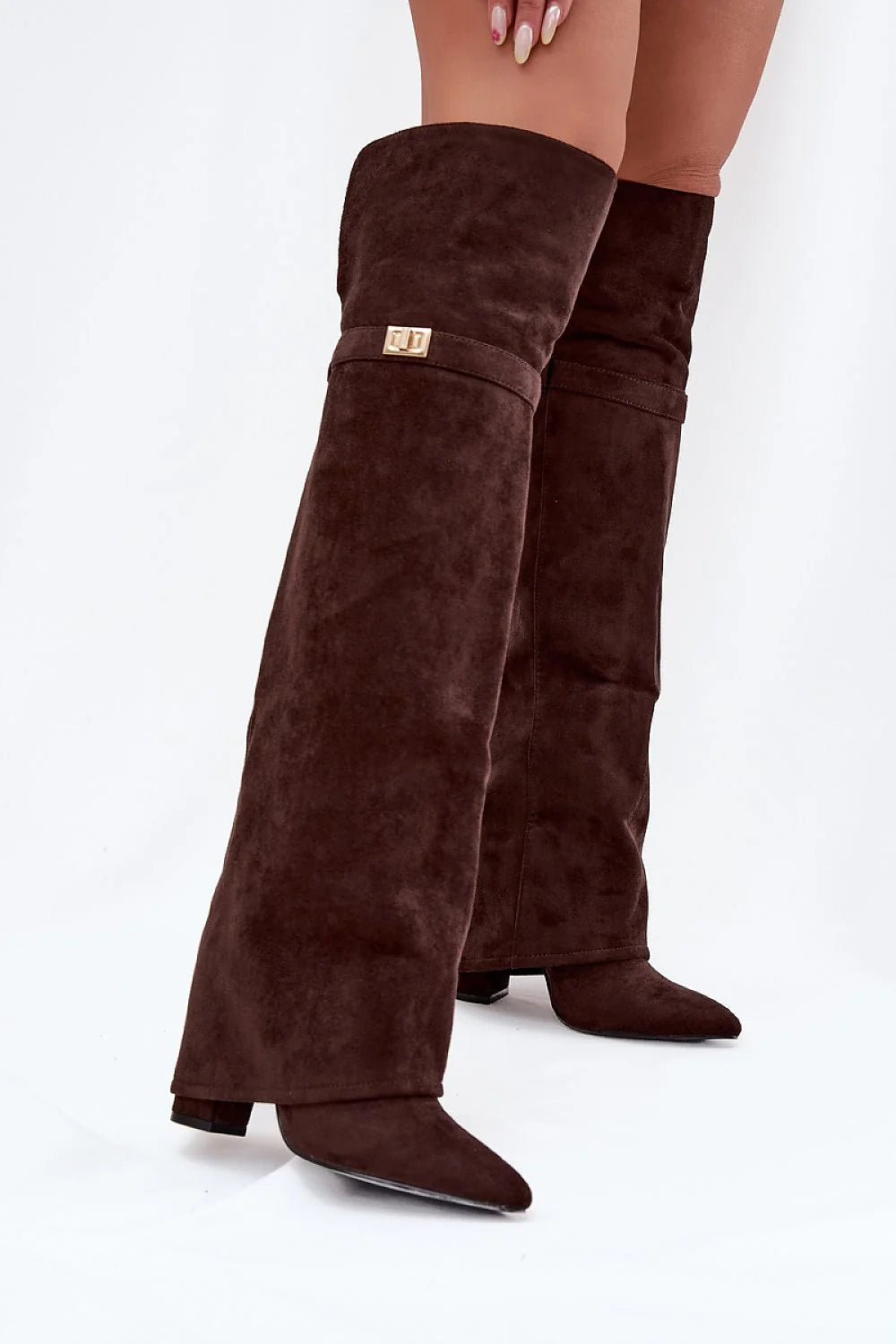 cuissardes suède marron tige haute droite cuisse bout pointu talon bloc bas bijou doré minimal élégant automne hiver écologique