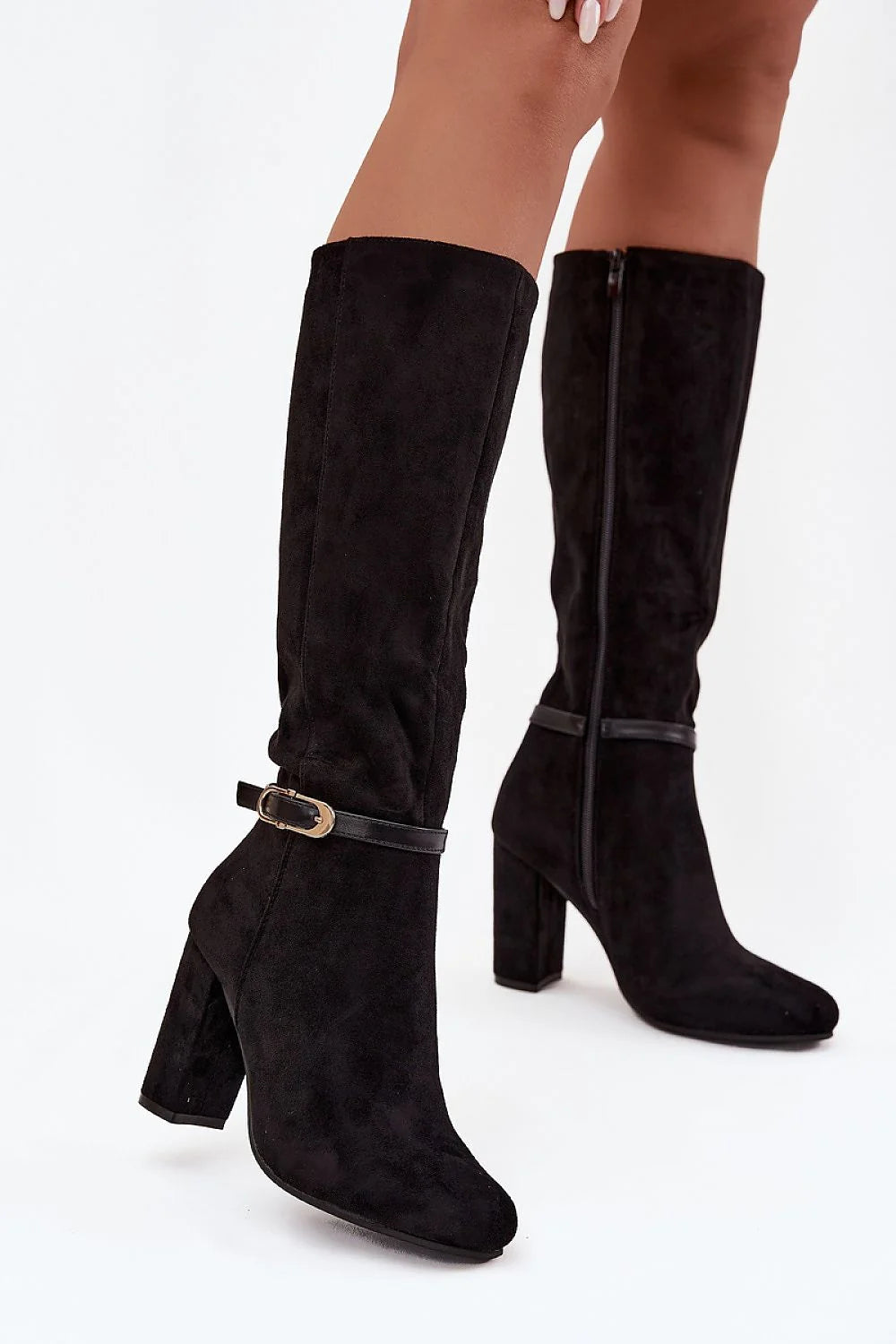 bottes hautes femme suédine écologique noires tige genou fermeture éclair latérale talon bloc bout arrondi bride fine boucle dorée confort