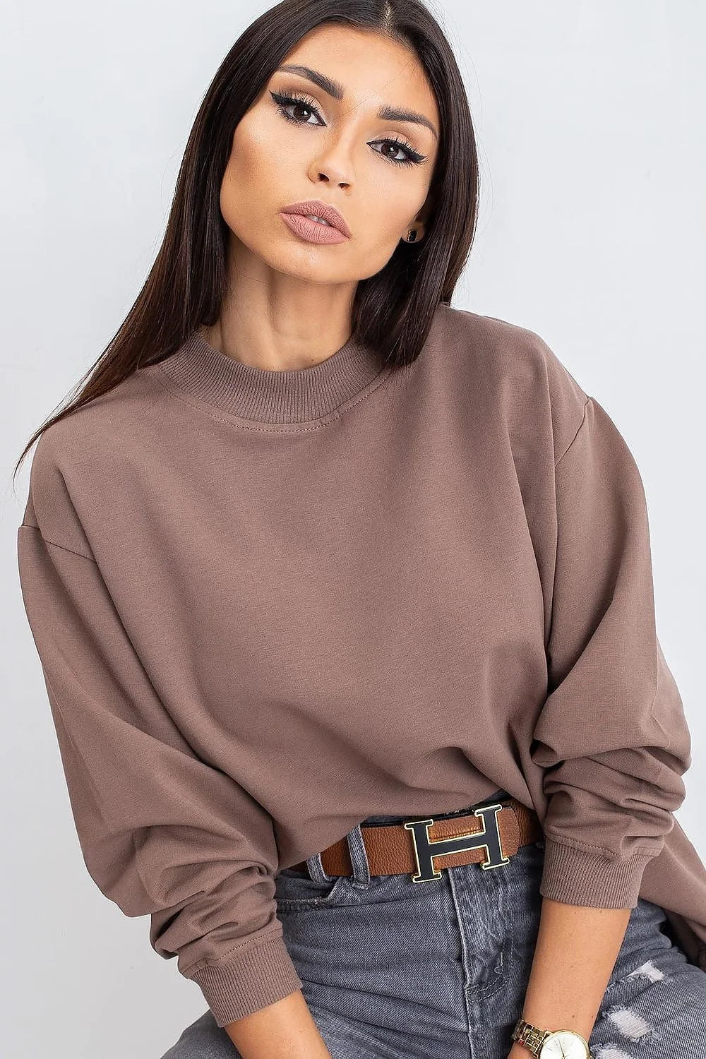 Sweatshirt BFG pour femme en coton 90% élasthanne 10%, style casual oversize, couleur bleu vif, manches longues, col rond côtelé, idéal pour tenues urbaines et décontractées