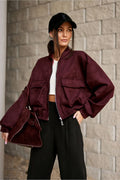 bomber suédine bordeaux courte femme oversize cropped fermeture éclair frontale base élastiquée grandes poches rabat manches longues bouffantes texture veloutée