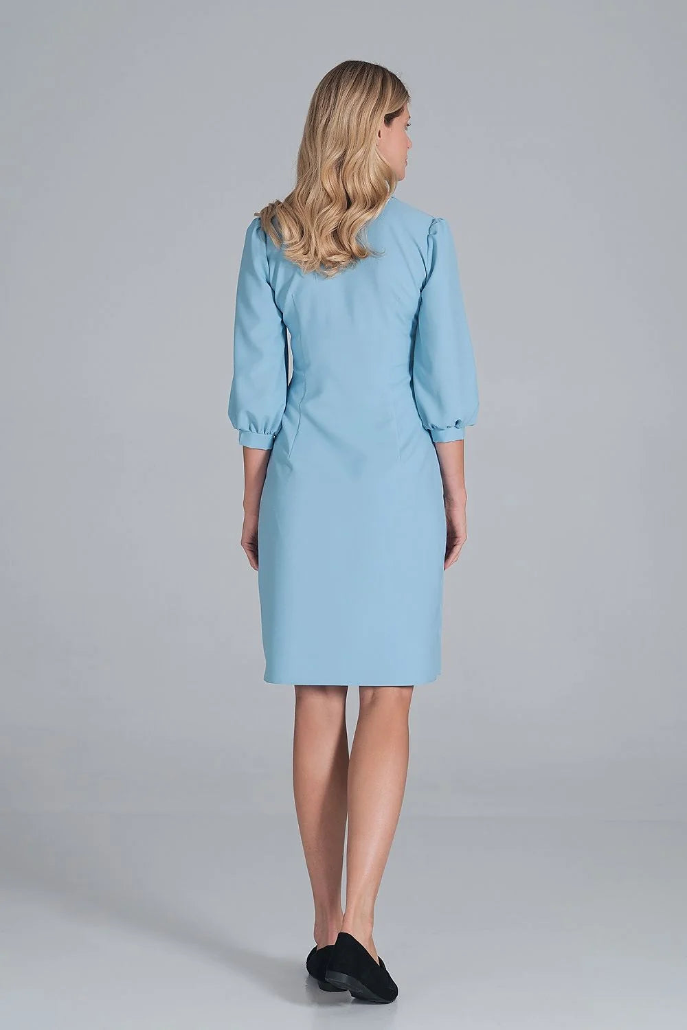 robe chemise midi beige polyester coupe semi ajustée col revers manches troisquarts bouffantes poignets boutonnés poches poitrine boutons noirs