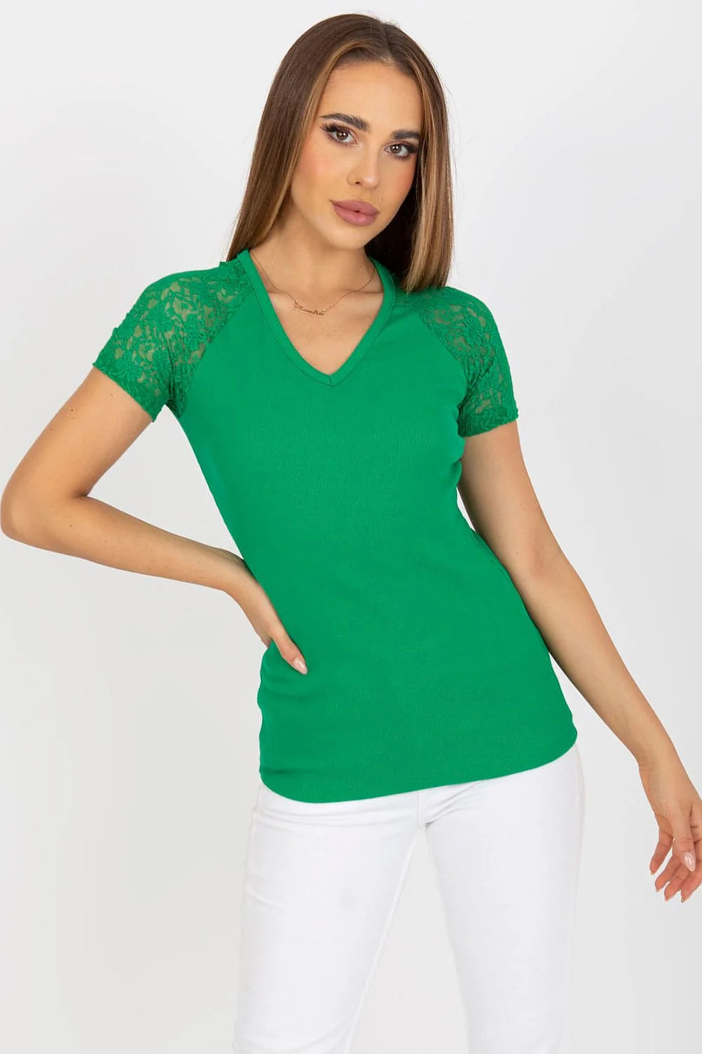 chemisier féminin court manches dentelle vert vif coupe ajustée élasthanne coton confortable élégant transparentes respirant polyvalent