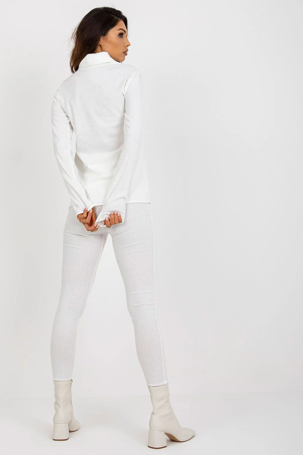 Ensemble femme modern style minimaliste pull col roulé pantalon côtelé blanc 85 coton 15 elasthanne