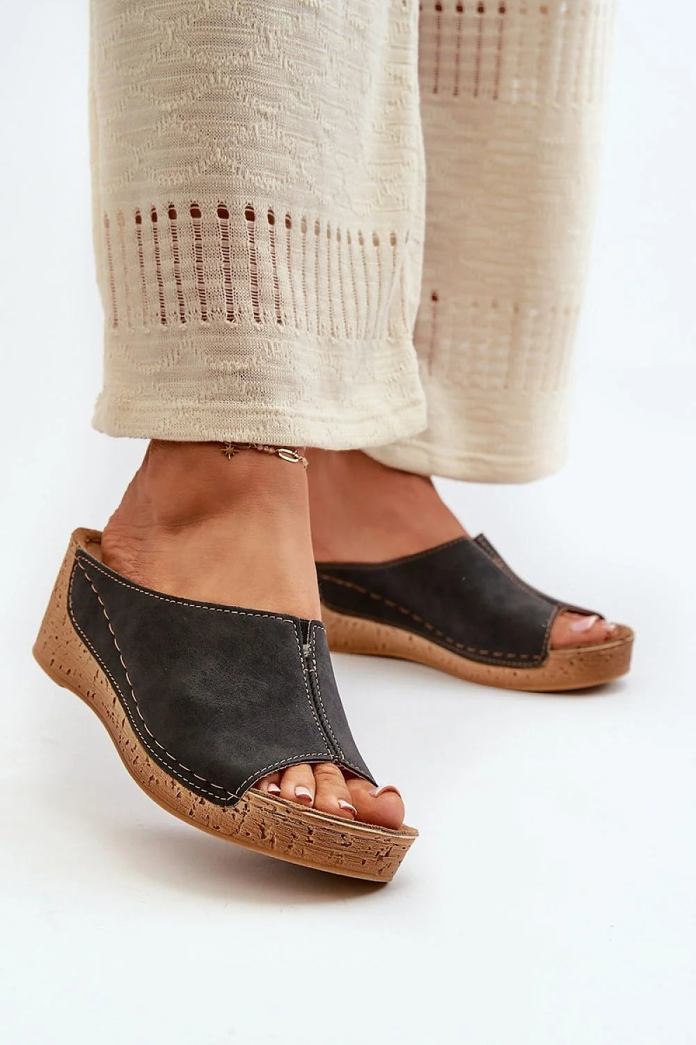 Mules compensées pour femmes en cuir noir semelle liège naturel style élégant et décontracté