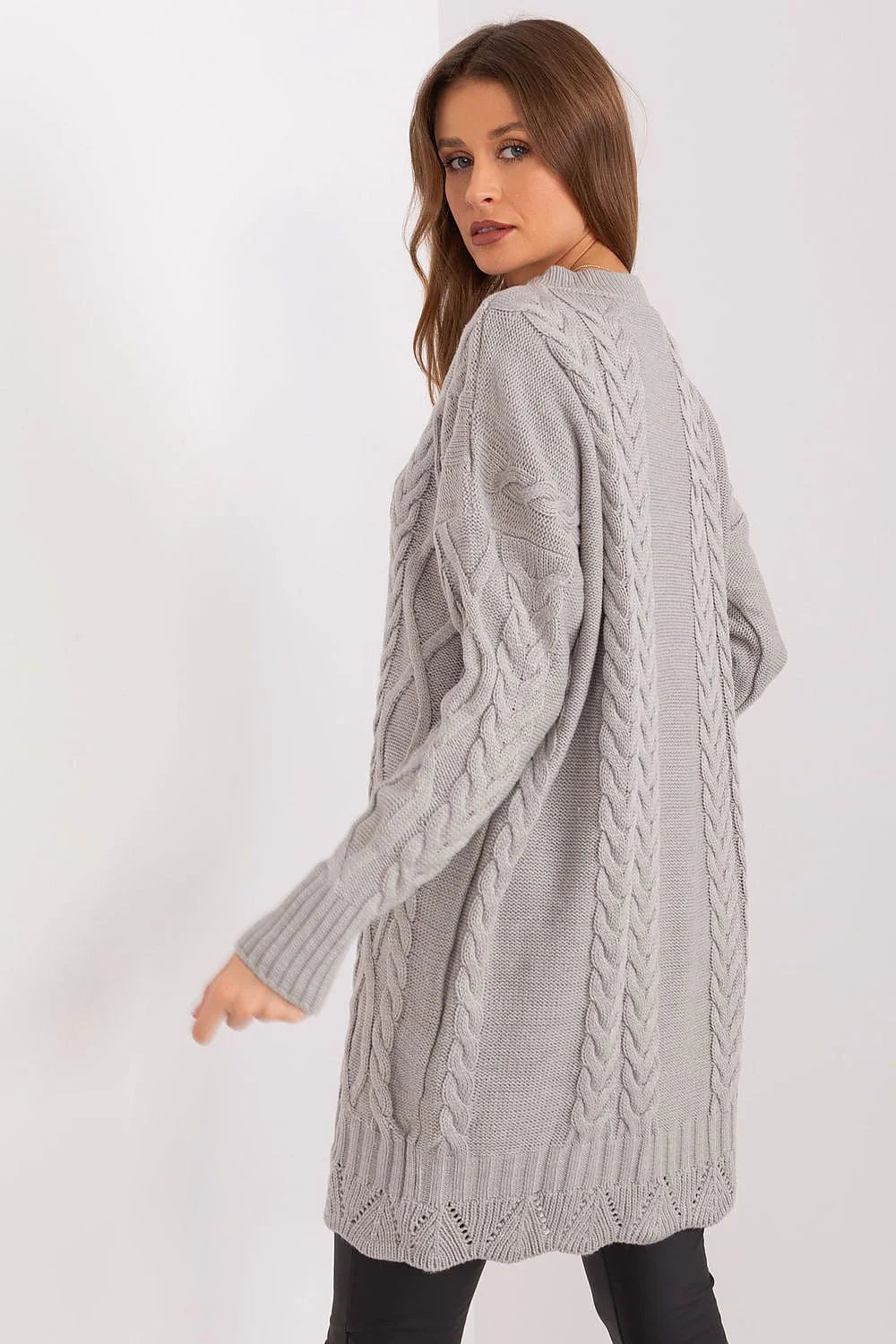 Long pull en maille femme élégant gris clair motif torsadé Irish style manches tombantes encolure ronde oversize