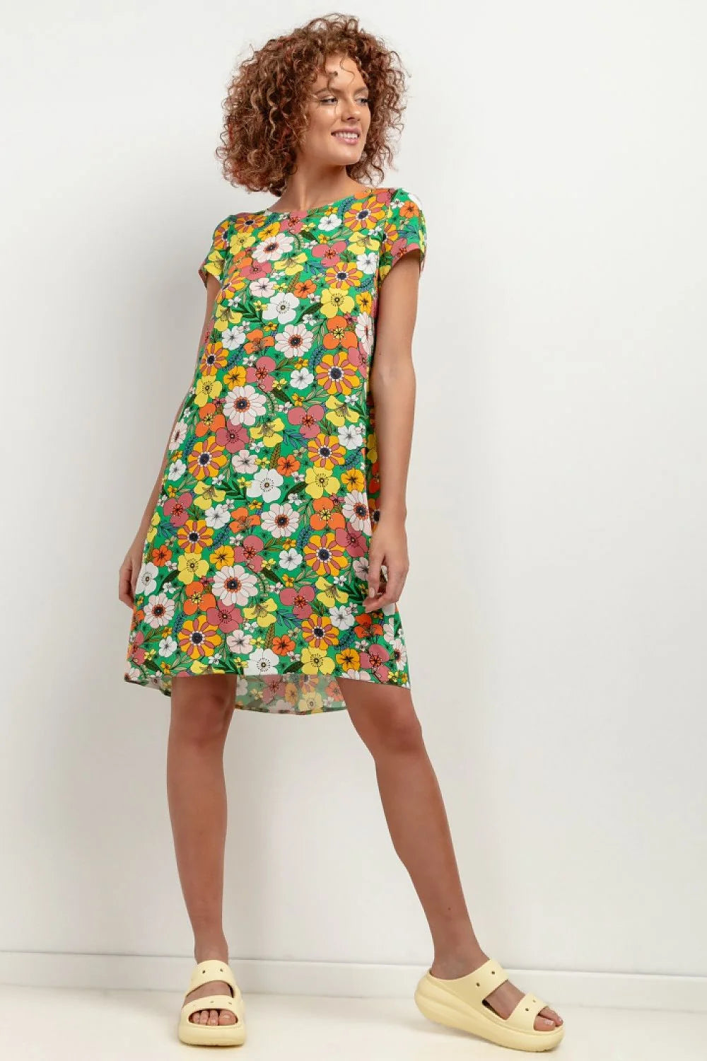Robe de jour Tessita en viscose motif floral multicolore coupe droite manches courtes femme élégante