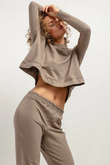 ensemble femme taupe cropped top manches longues joggers taille élastique jersey molletonné coton polyester doux confortable coupe ample