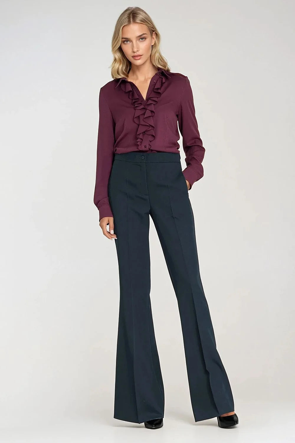 chemisier femme manches longues ajustée cintrée col classique boutonné jabot décoratif spectaculaire volant cascade prune bordeaux profond viscose