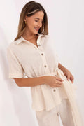 Ensemble Lakerta pour femme en mousseline coton beige clair chemise manches courtes col classique short ceinture