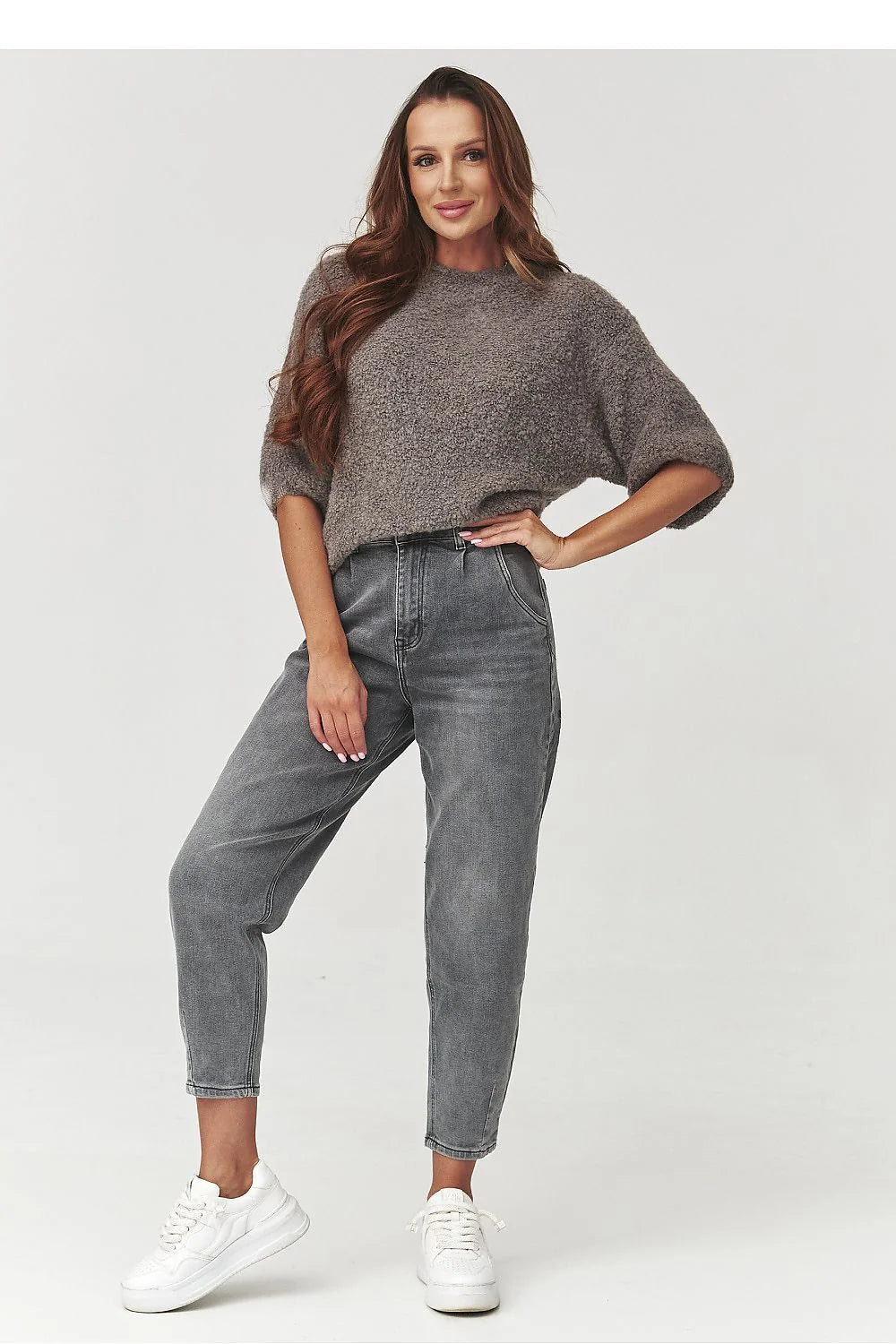 pull femme maille bouclée douce duveteuse col rond coupe boxy courte manches troisquarts structurée confortable décontractée polyvalente chaude mohair italienne