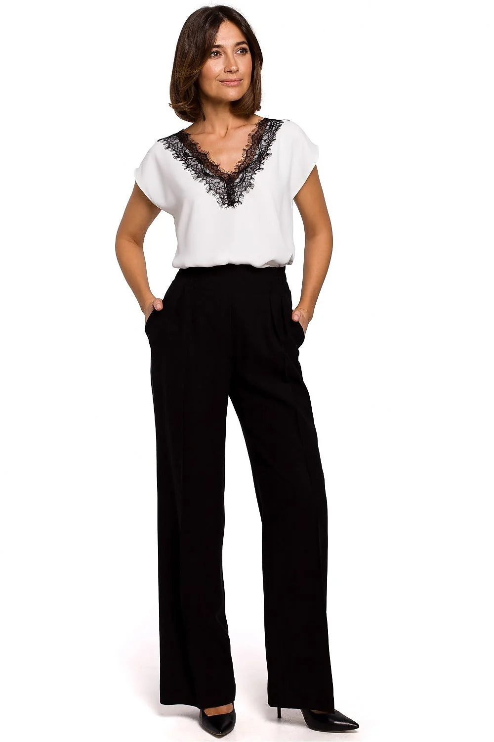 chemisier femme élégant dentelle encolure V festonnée frangée manches kimono coupe fluide blousante tissu satiné léger finitions soignées polyvalent soirée