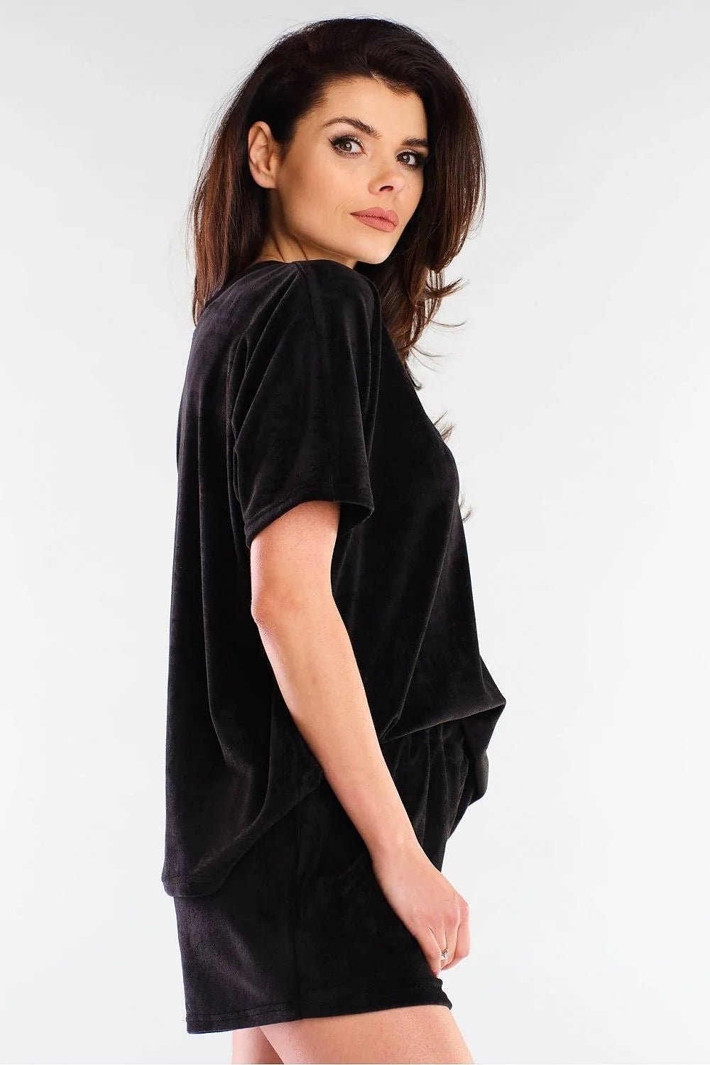 Ensemble pyjama velours noir femme confortable et élégant manches courtes taille ajustable détente maison