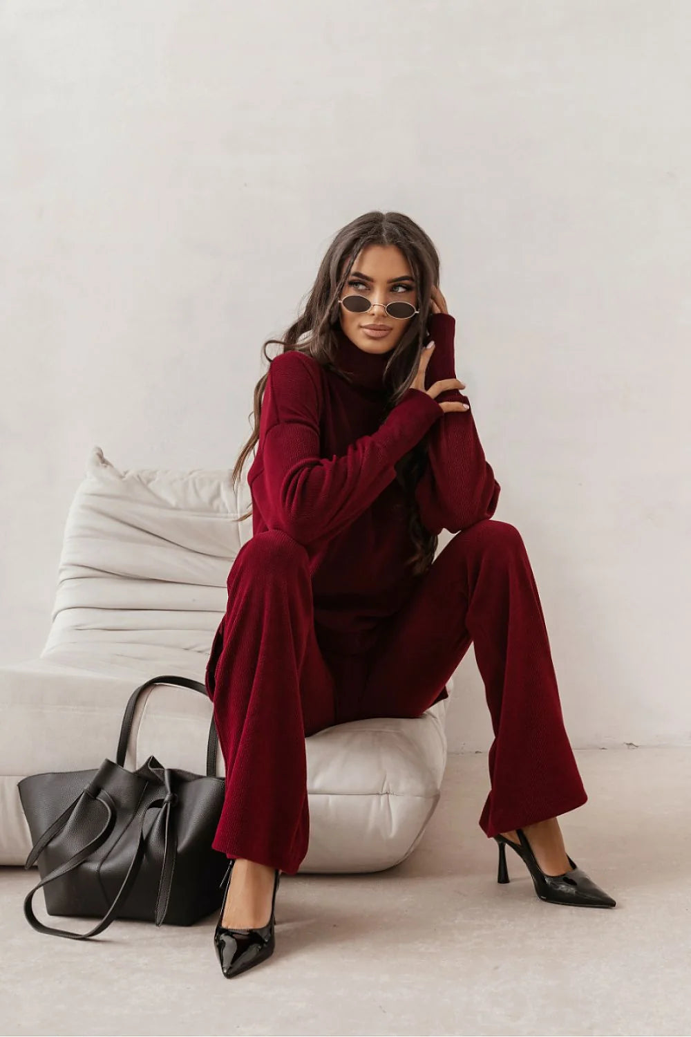 ensemble PRIAH bordeaux côtelée maille pull col roulé pantalon large coupe relaxed manches longues doux extensible confortable chic