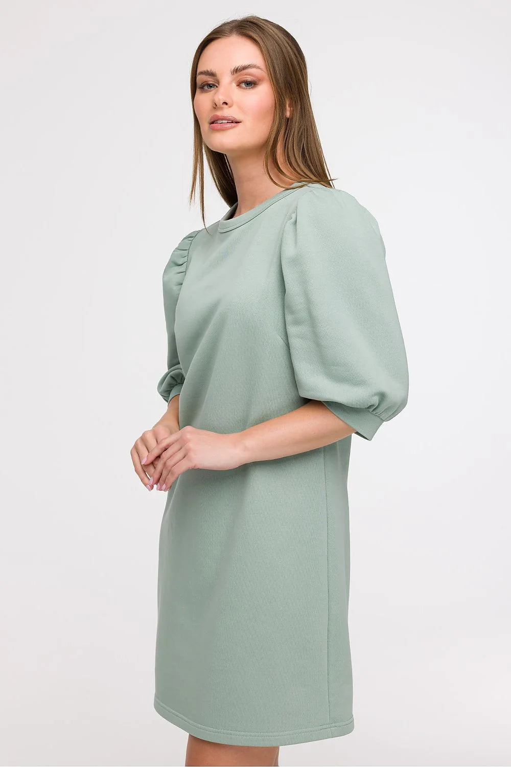 robe BeWear élégante évasée pastel vert sauge courte droite manches ballon troisquarts froncées épaules structurées crêpe légère polyester élasthanne minimaliste