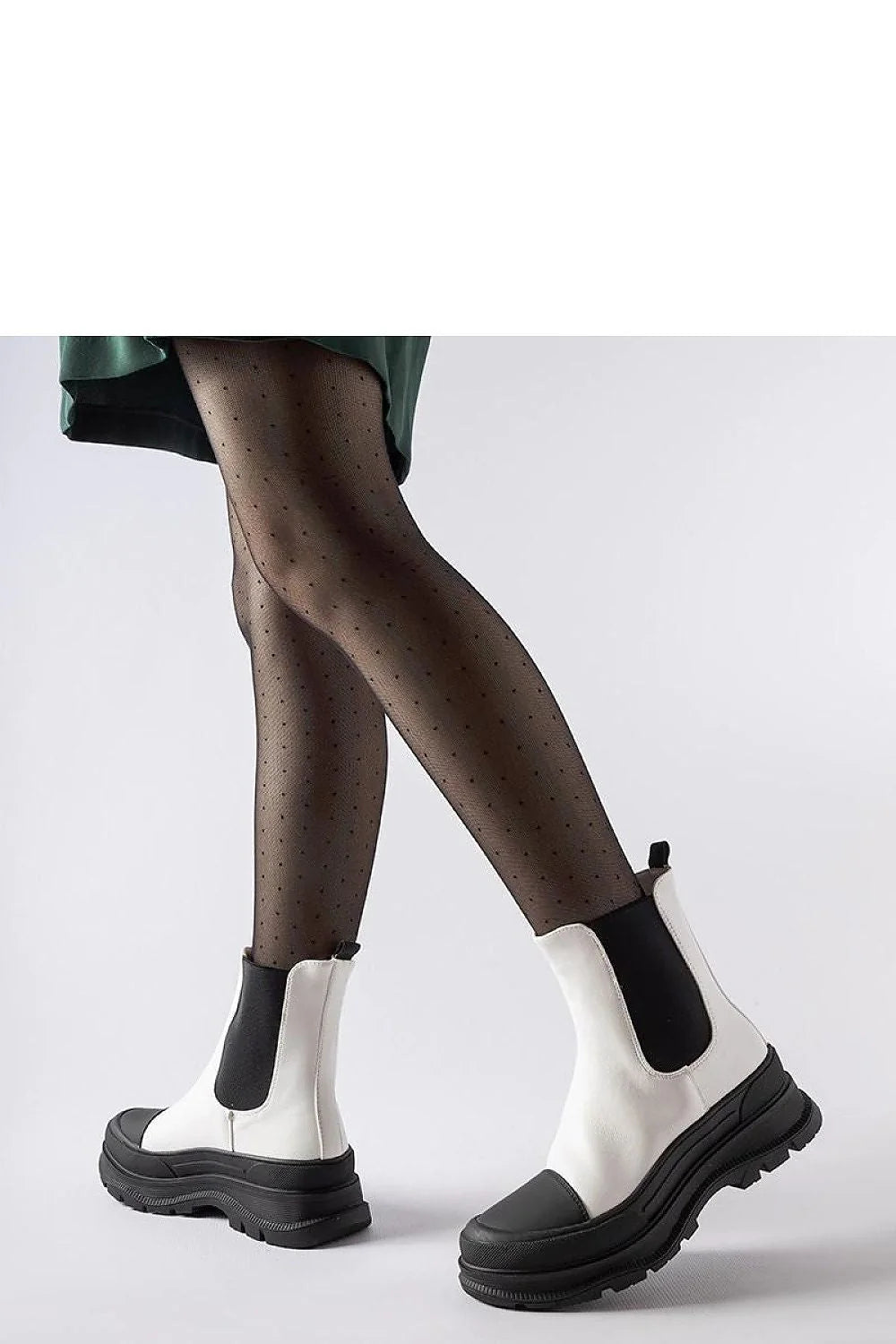 bottines femme chelsea montante cheville bicolore blanc noir cuir synthétique lisse empiècements élastiques latéraux bout renforcé