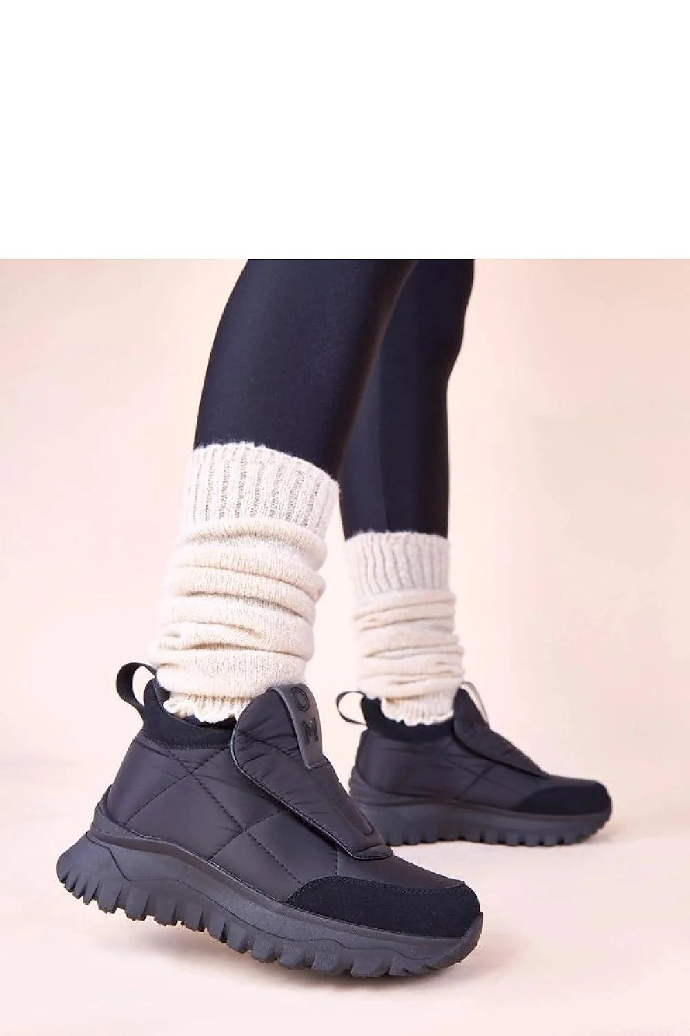 bottes neige noires femme velcro Penny Gemre tige matelassée suédée textile doublure fourrure isolante semelle crantée antidérapante montantes