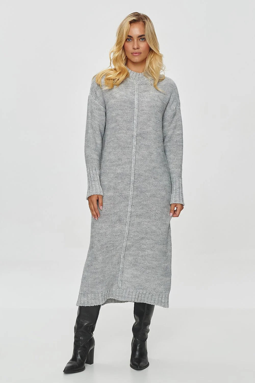 Robe longue en maille Makadamia gris clair élégante ajustée encolure ronde manches longues hems structurés longueur cheville femme