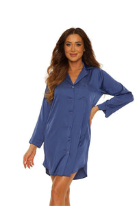 Chemise de nuit élégante longue manches longues col à revers poche poitrine satinée couleur bleu foncé femme