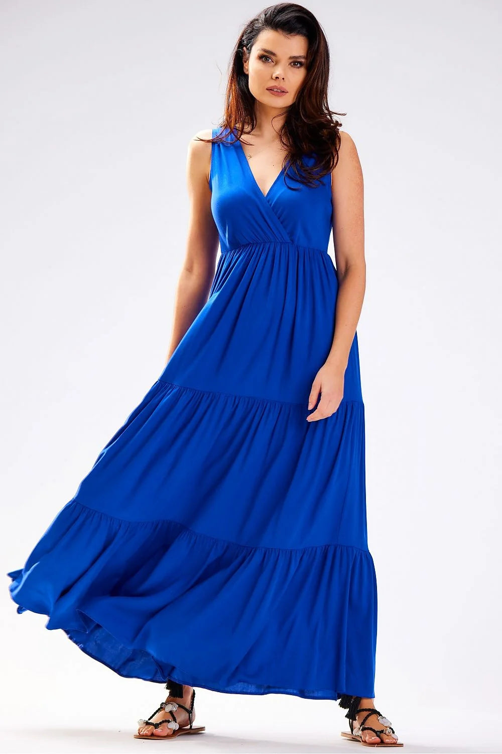 Robe de jour élégante longue manches épaules nues style empire tissu fluide couleur bleu roi taille oversize femme
