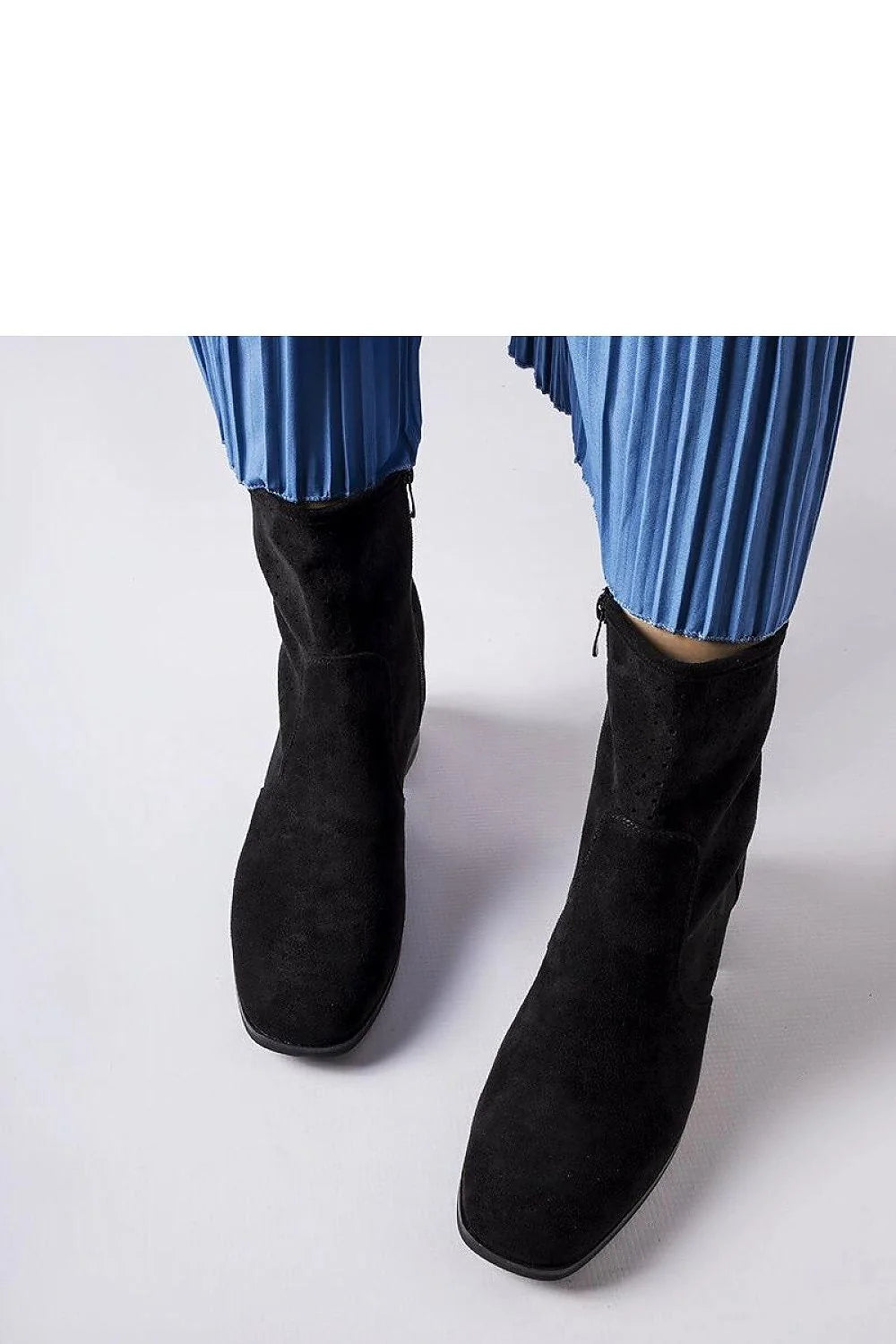 Bottes à talons carrés en cuir suédé noir, design élégant, confort tout le jour, fermure éclair latérale, idéales pour automne-hiver, mode féminine