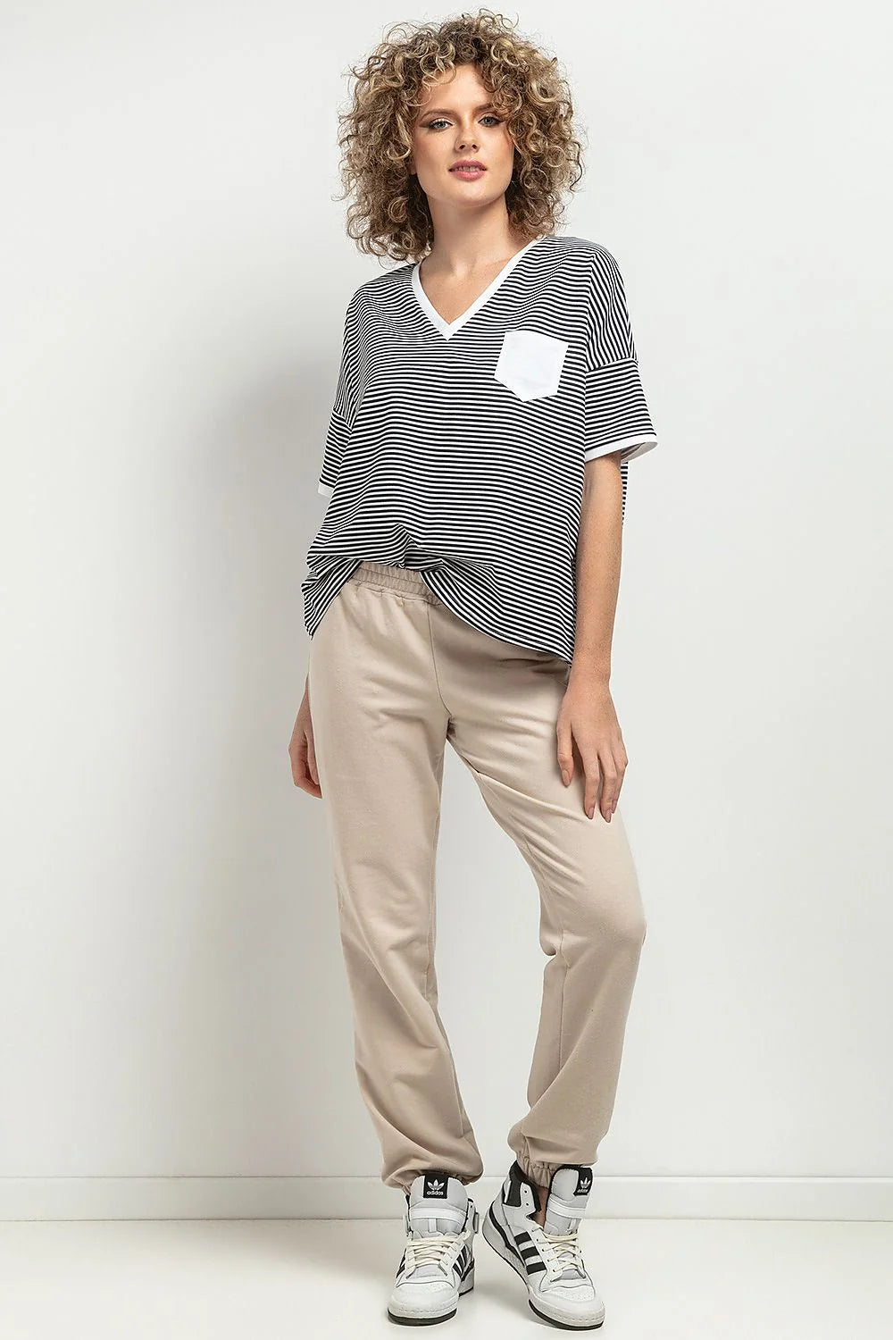 chemisier Tessita rayé noir blanc encolureV manches tombantes oversize maille légère coupe ample plis décoratifs poche poitrine finitions blanches certifiéOEKOTEX