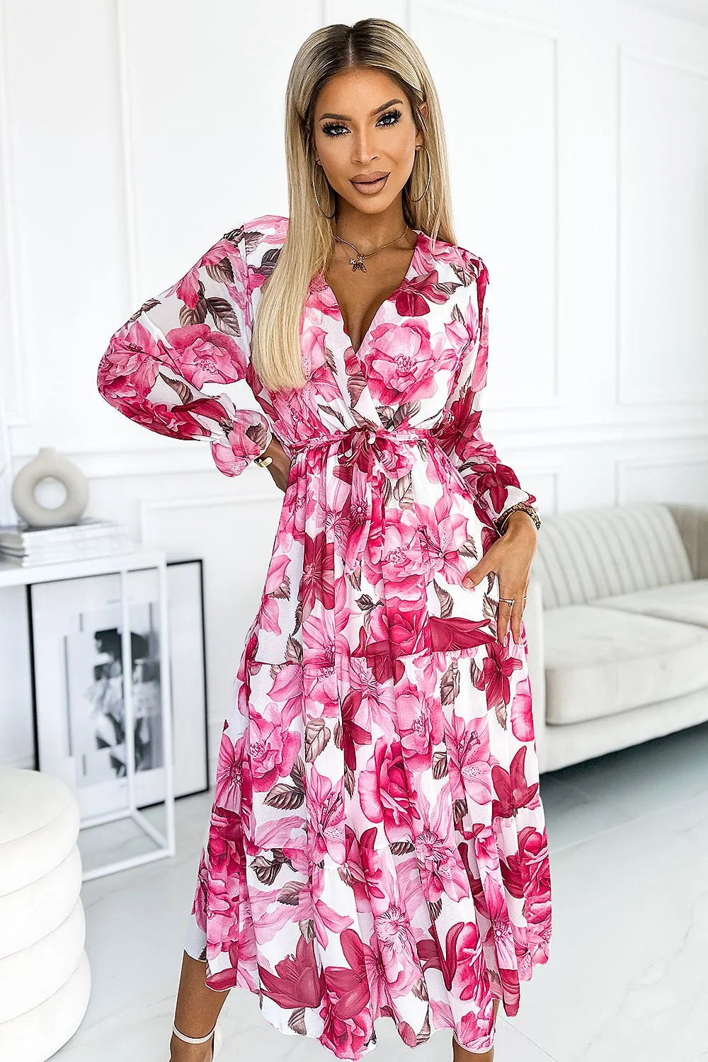 robe midi mousseline floral boheme chic fleurs fuchsia saumon fond blanc encolureplongeante manchesbouffantes ceinture nouee taille cintree polyester europeenne numoco