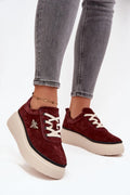chaussures basses Vinceza suède bordeaux plateforme 4cm lacets blancs bout rond semelle chunky crème liseré noir bijou abeille métal antidérapante