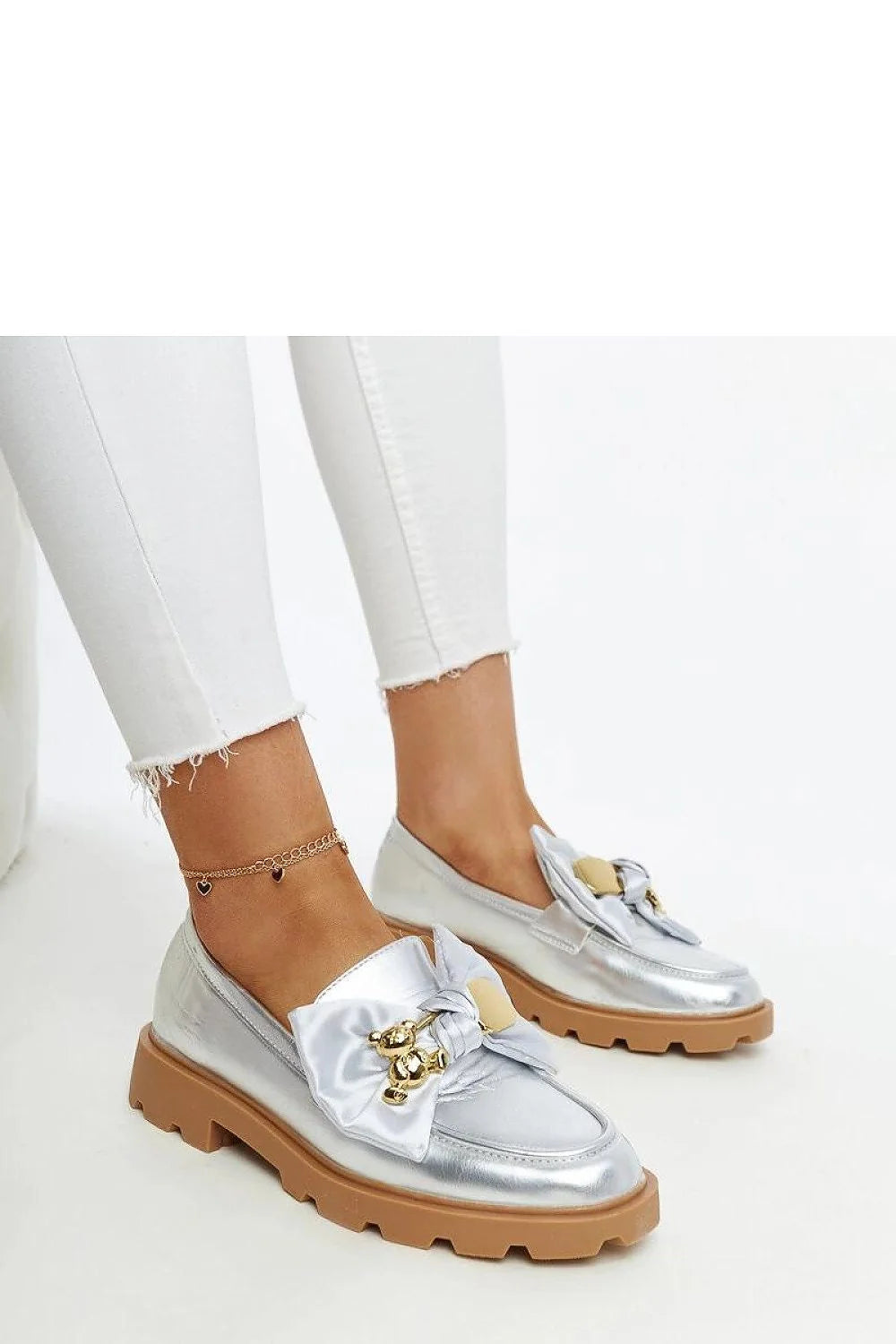 Chaussures basses pour femmes design moderne élégant mocassins argentés nœud satiné doré semelle plateforme confortable