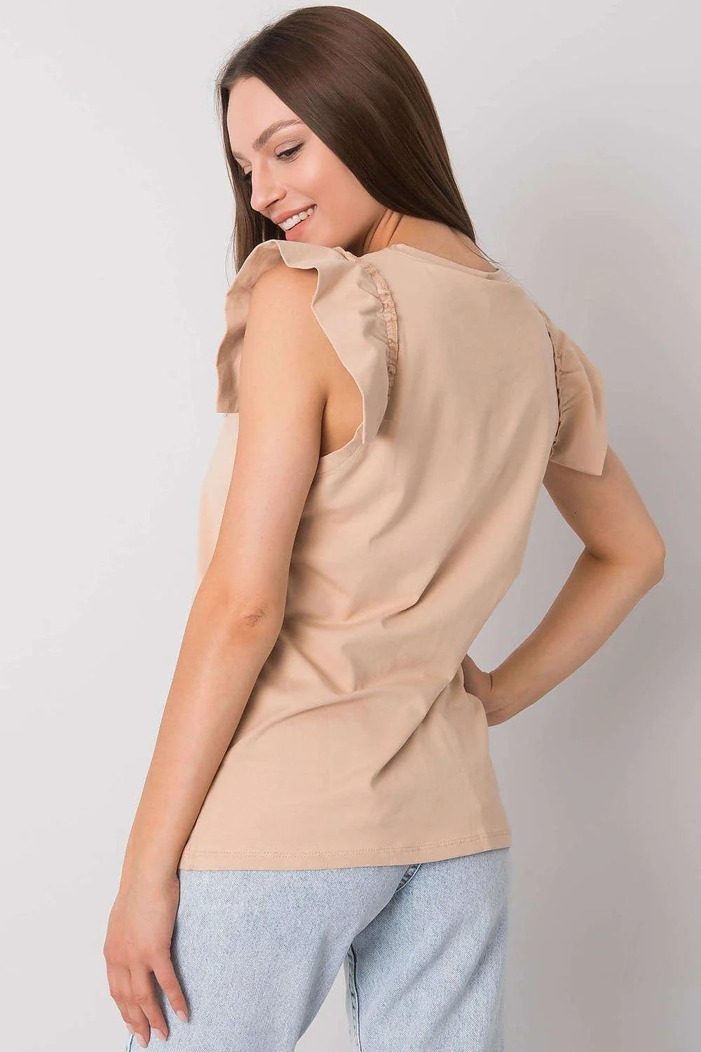 Top mode femme sans manches en coton graphique Ready to Travel ruffle neckline pastel yellow casual chic