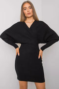 Robe tricot noir élégante manches longues ajustée silhouette féminine confort style quotidien femme