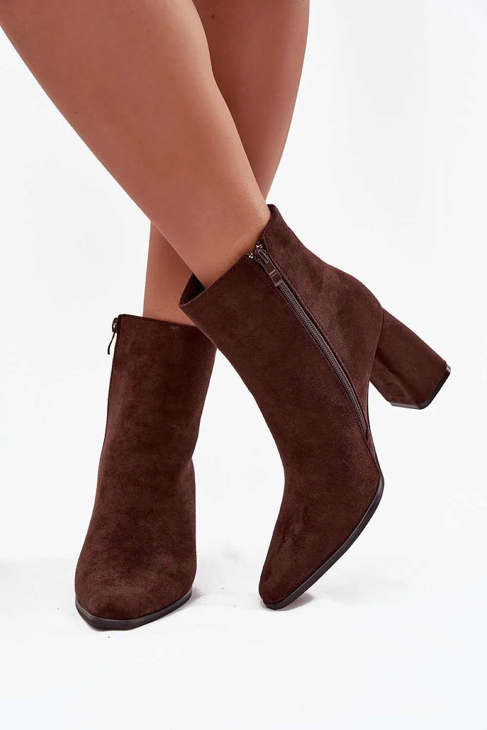 bottines suédine écologique femme talon bloc moyen bout amande fermeture éclair cheville marron chocolat semelle fine confort élégant polyvalent