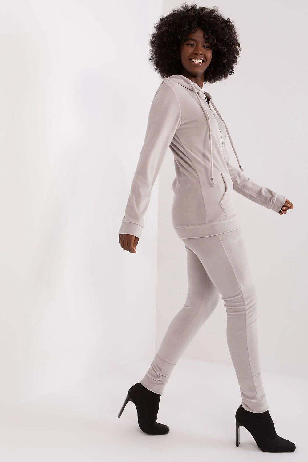 Ensemble Relevance velours sweat-shirt capuche pantalon long femme élasthanne 10% viscose 90% taille ajustable confort moderne