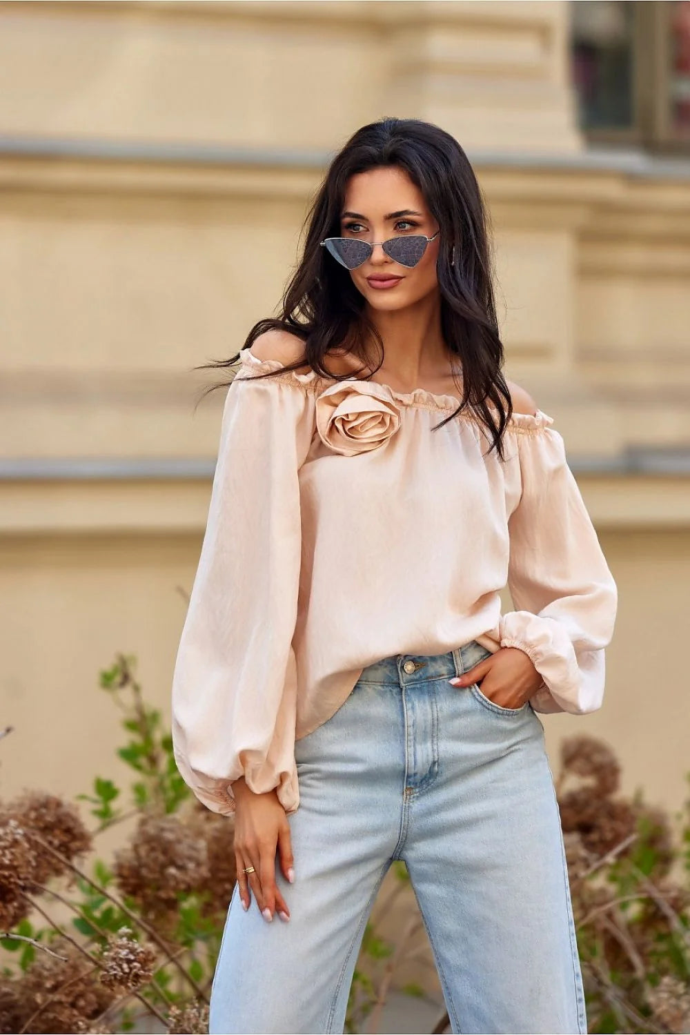 Blouse femme style espagnol manches longues bouffantes décolleté élastique rose pâle matière douce taille ajustable
