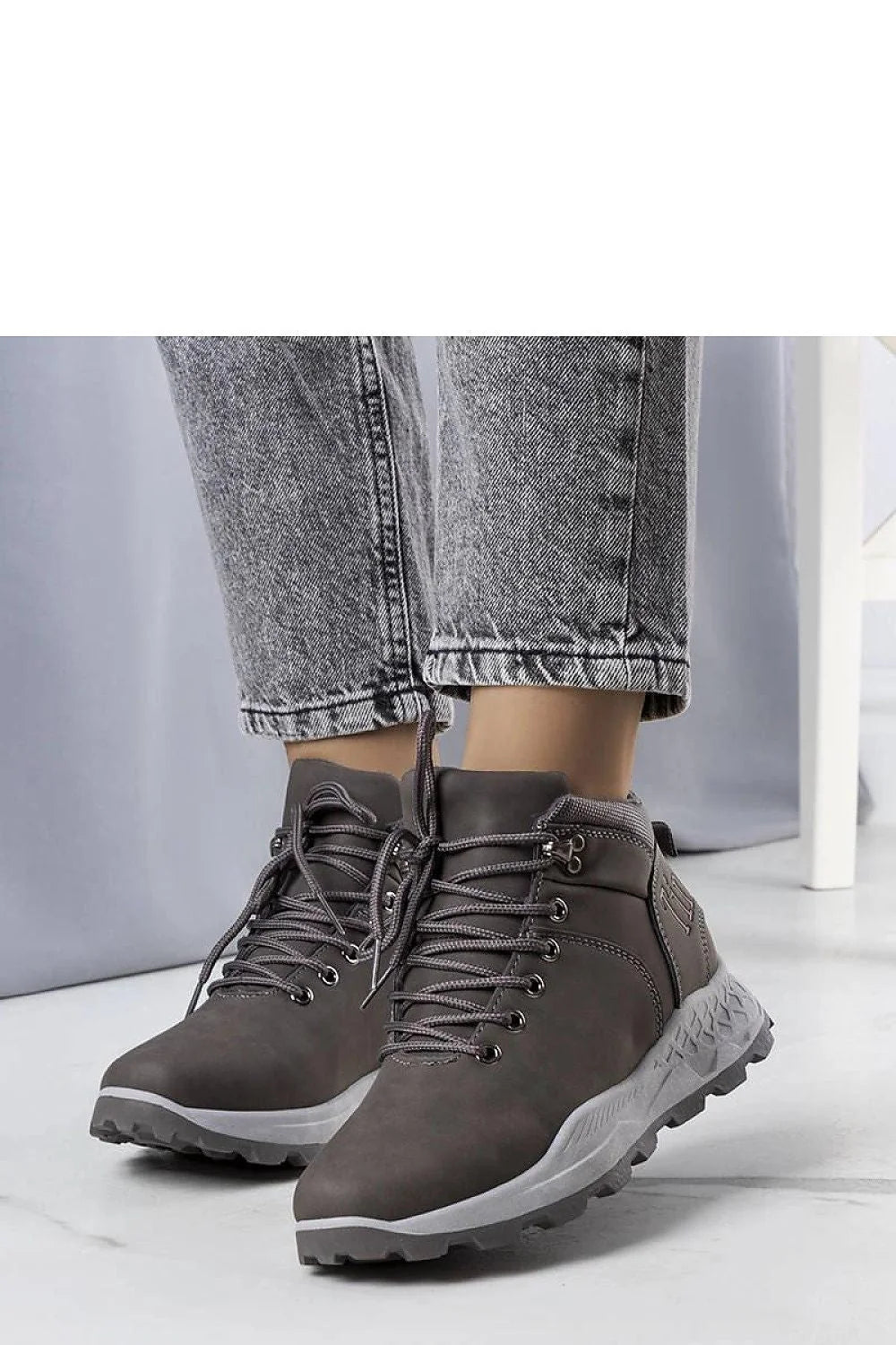 Bottes trappeur Solea femmes style moderne fonctionnel randonnée automne-hiver tricot gris doublure chaude lacets métalliques semelle caoutchouc