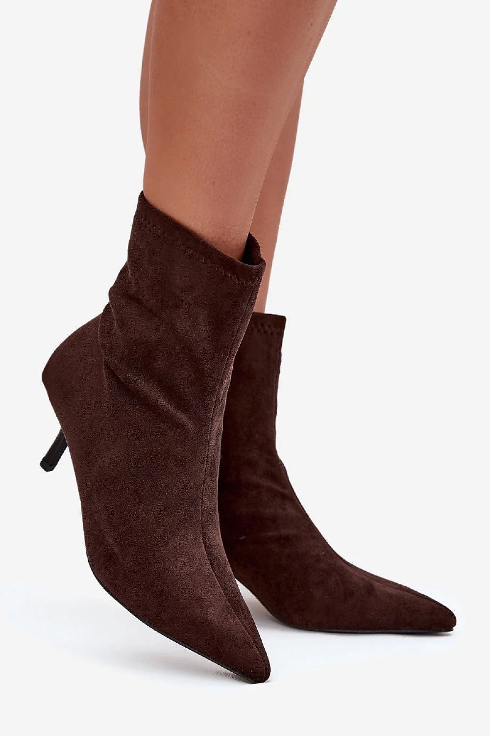 bottines femme cheville marron foncé suédine cuir écologique bout pointu talon kitten fin zippée latérale tige froncée effet chaussette extensible