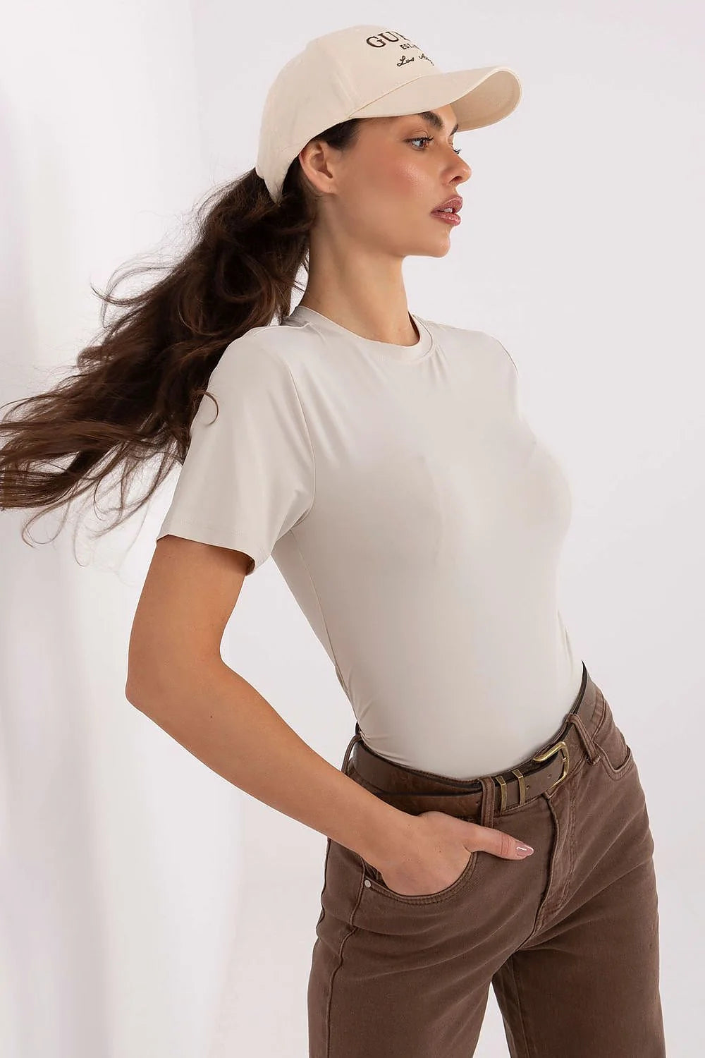 chemise femme manches courtes col rond ajustée stretch beige crème jersey léger lisse minimaliste polyvalente casual chic rentrée classique